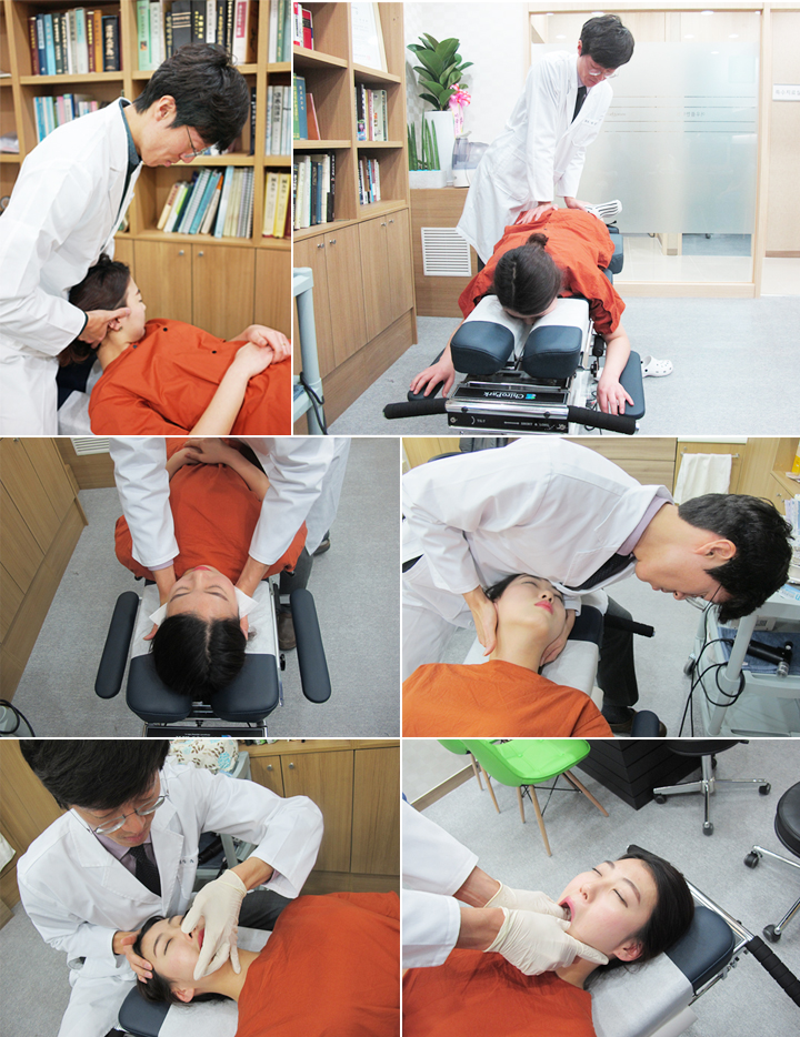 턱관절과 상부 경추 및 척추 움직임을 살피는 진료 장면